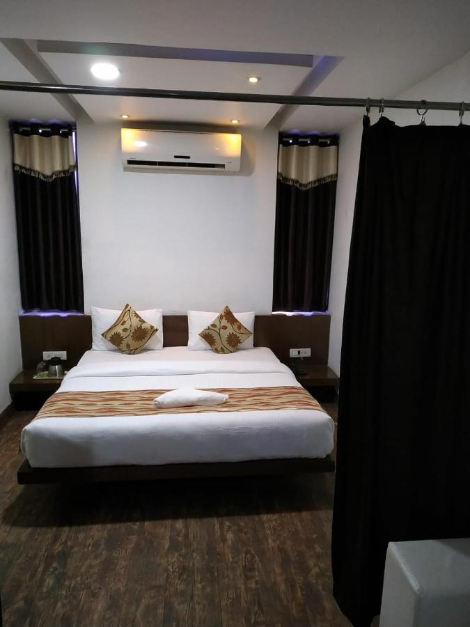 Varanasi Palace Zewnętrze zdjęcie
